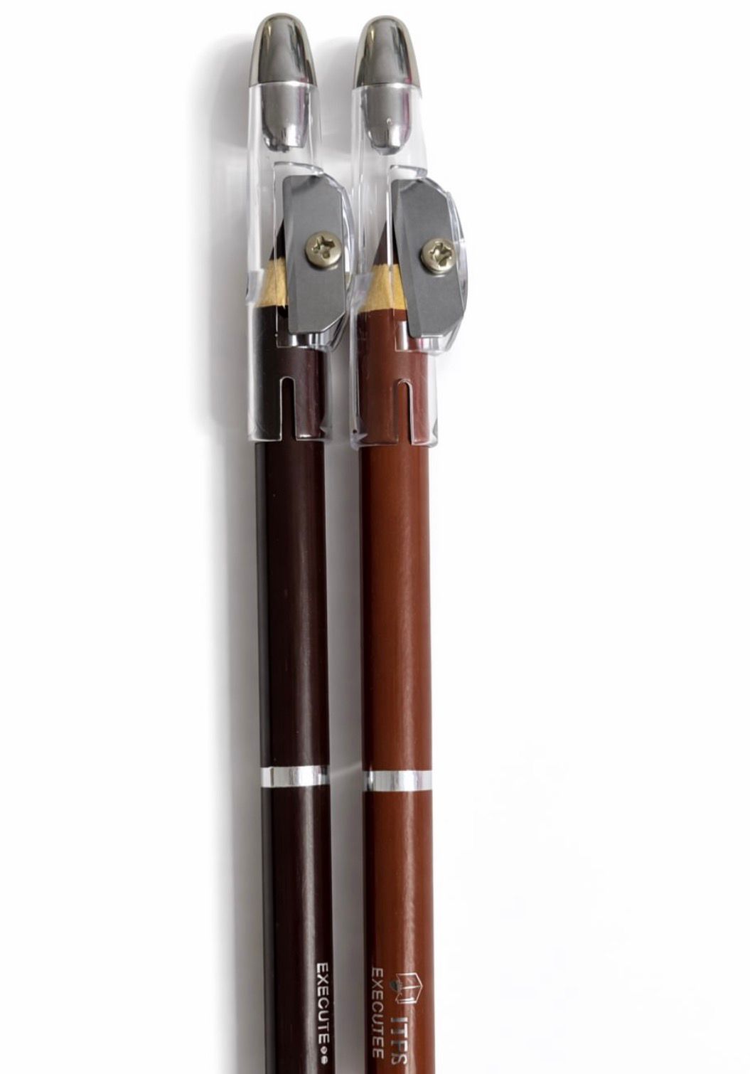  EXECUTEE – Lápiz de Cejas & Delineador de Labios con Sacapuntas Integrado 💄✏️
